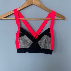 Aritzia sports bra